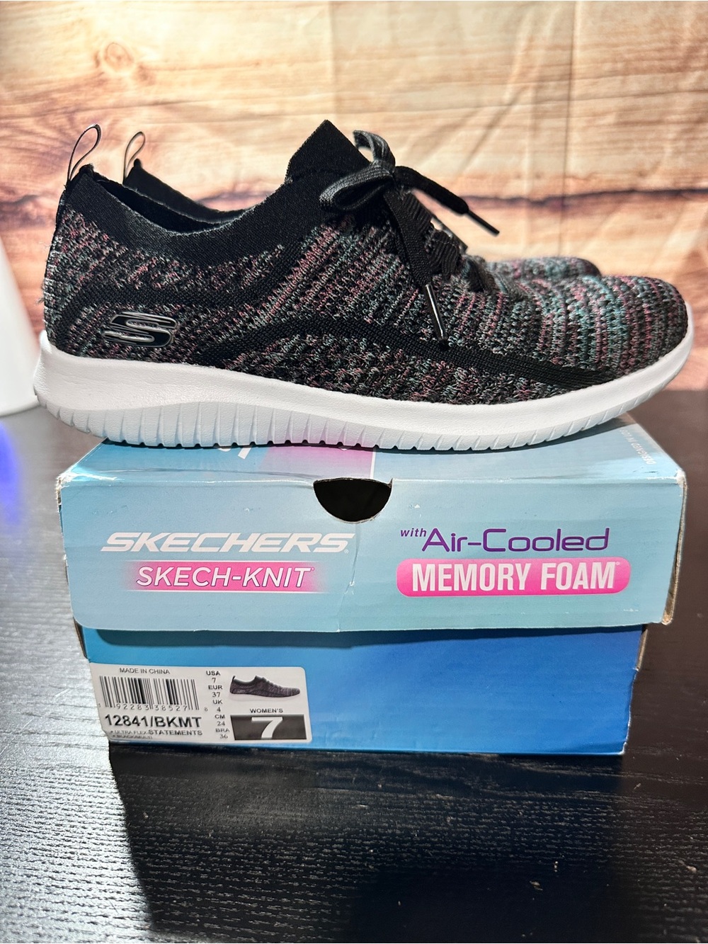 Skechers Ultra Flex-Statements shoe multicolor knit Size 7 Worn Once Memory Foam